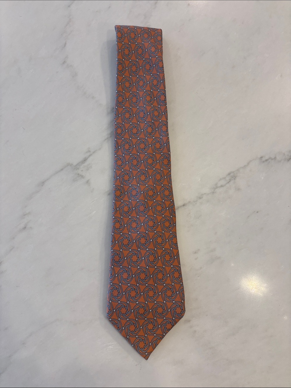 Hermes salmon (peach?) and grey men’s tie